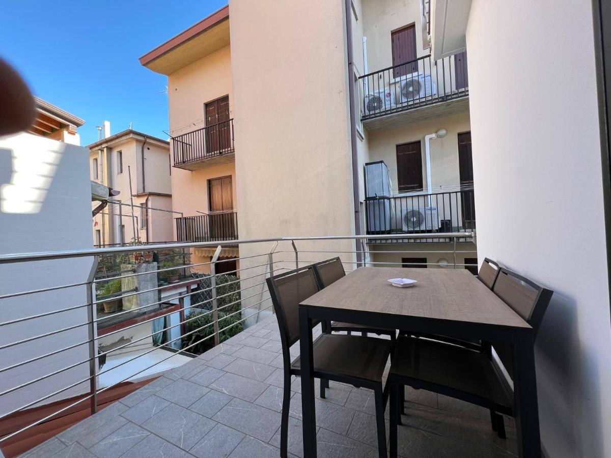 Marchesini Apartments Градо Экстерьер фото
